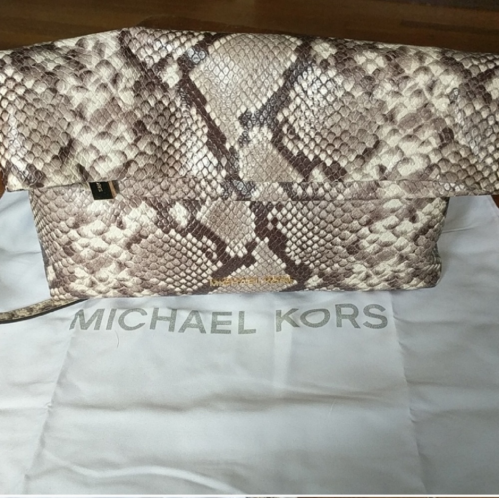 Michael Kors Daria Clutch